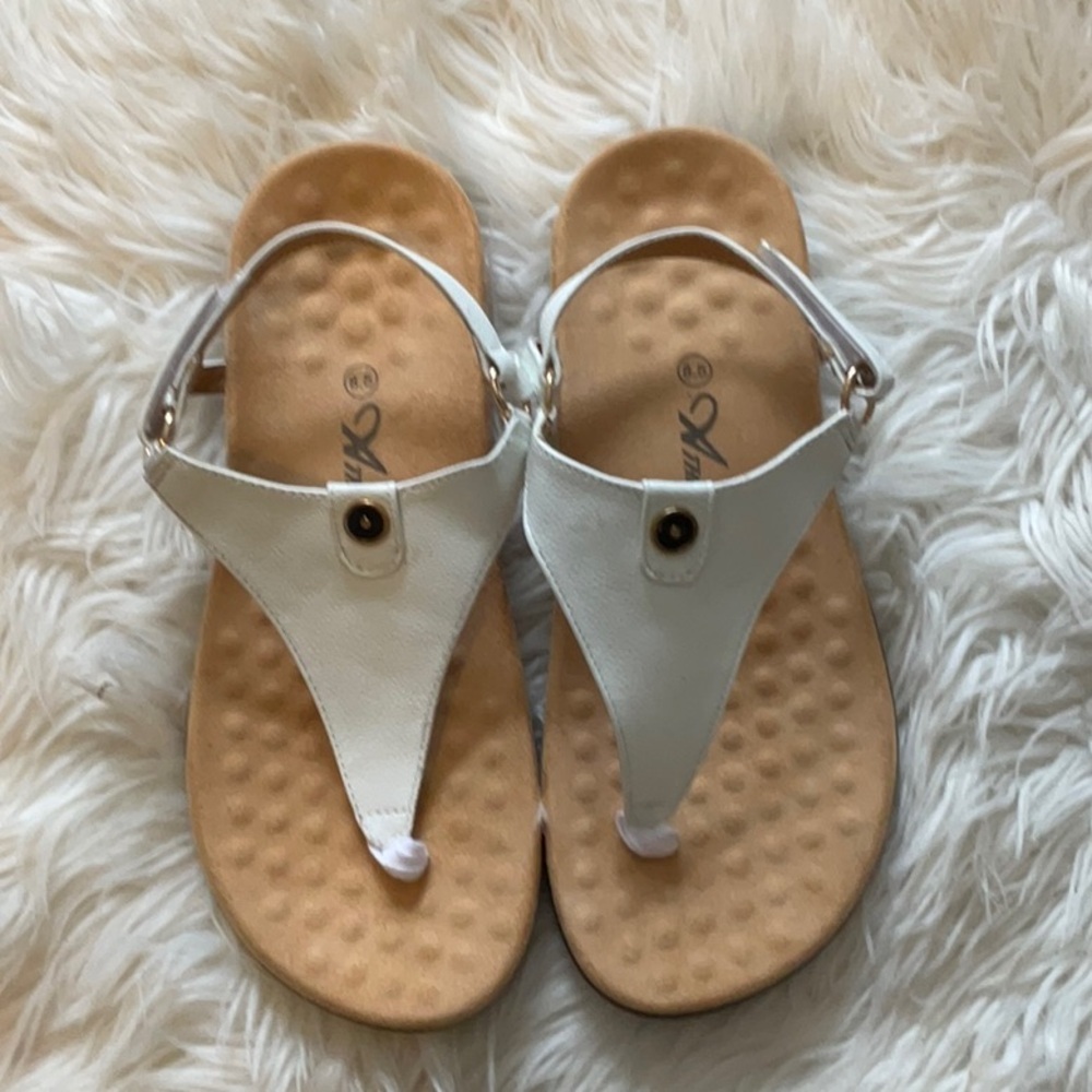 NWOB Athlefit Women’s Casual Thong Arch Support Ortho T-Strap Sandals Size 8.5